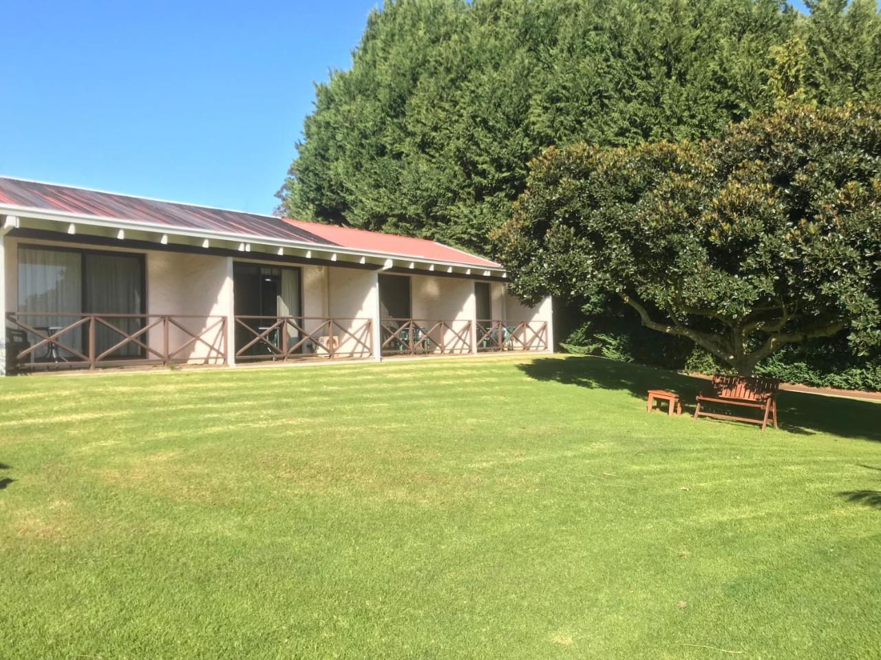 Karri Forest Motel Pemberton Exterior photo